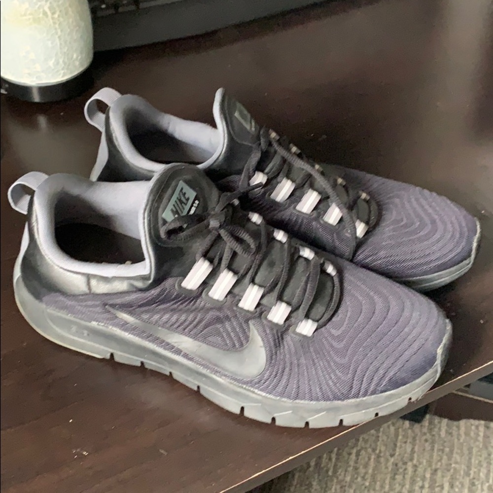 Nike free trainer 5.0 slightly worn